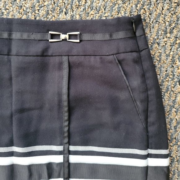 White House Black Market Black and White Stripes Skirt Size 6 - Picture 5 of 7